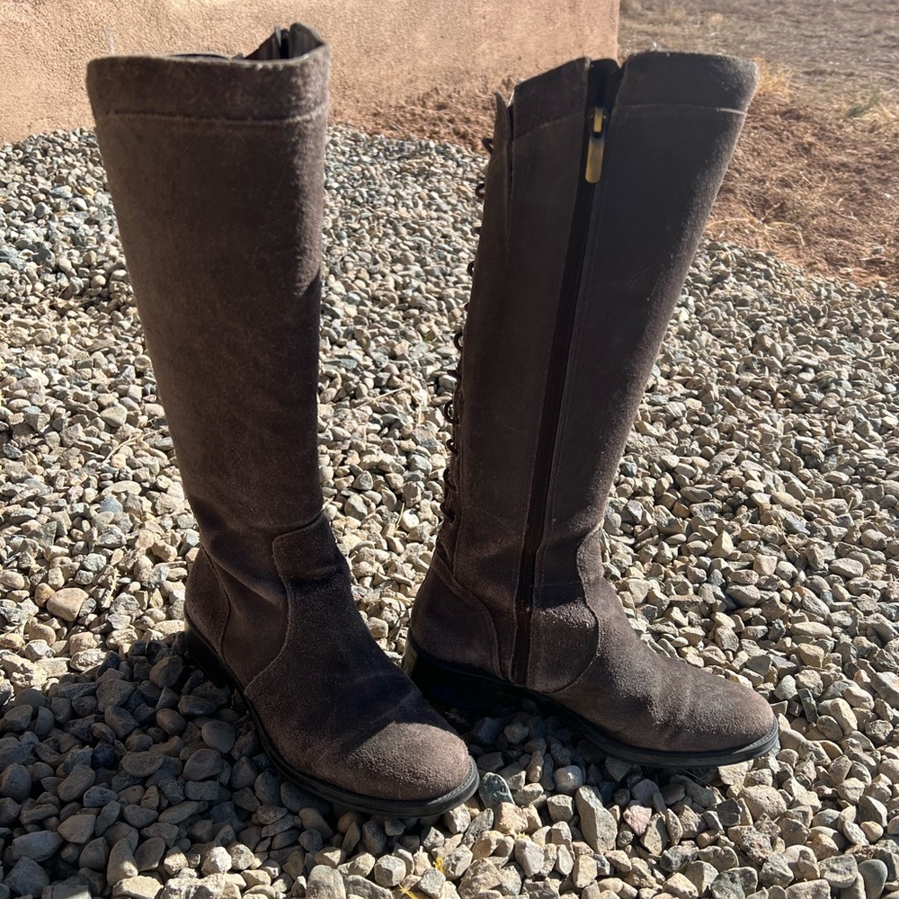Andre Assous tall waterproof boots msrp $225/yours now for $60🌟